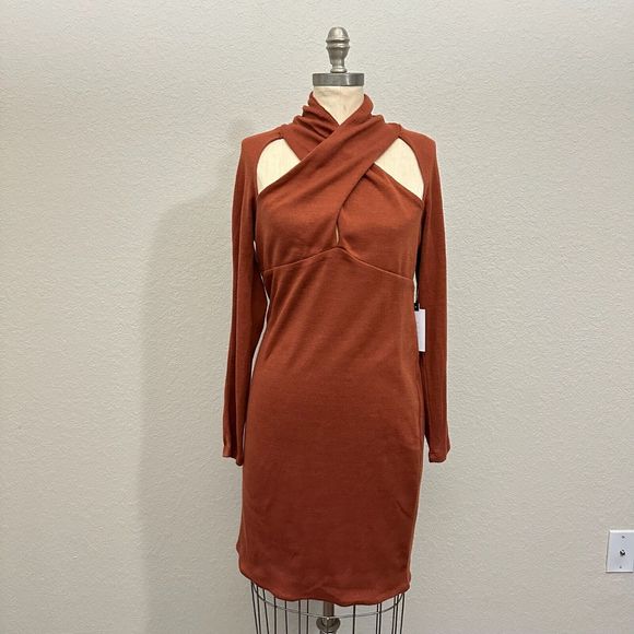 NWT ASTR The Label Wrap Neck Cutout Dress in Rosey Rust - Picture 1 of 12